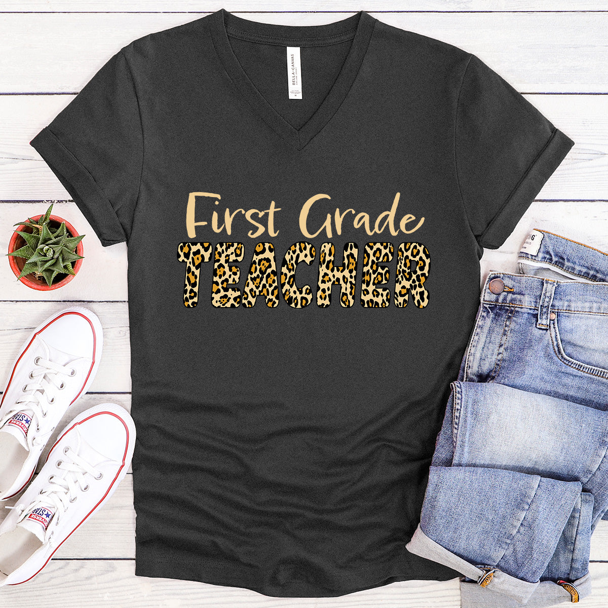 First Grade TEACHER in Leopard print - V-Neck Tee